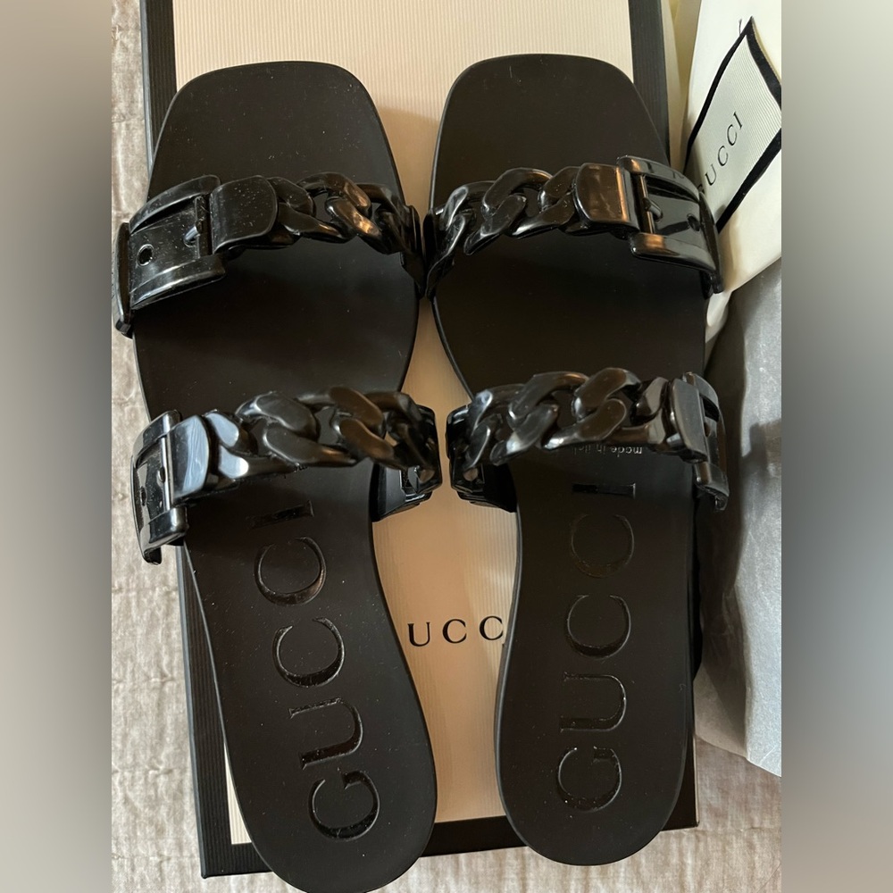 Gucci Rubber Black Link Chain Sandals
